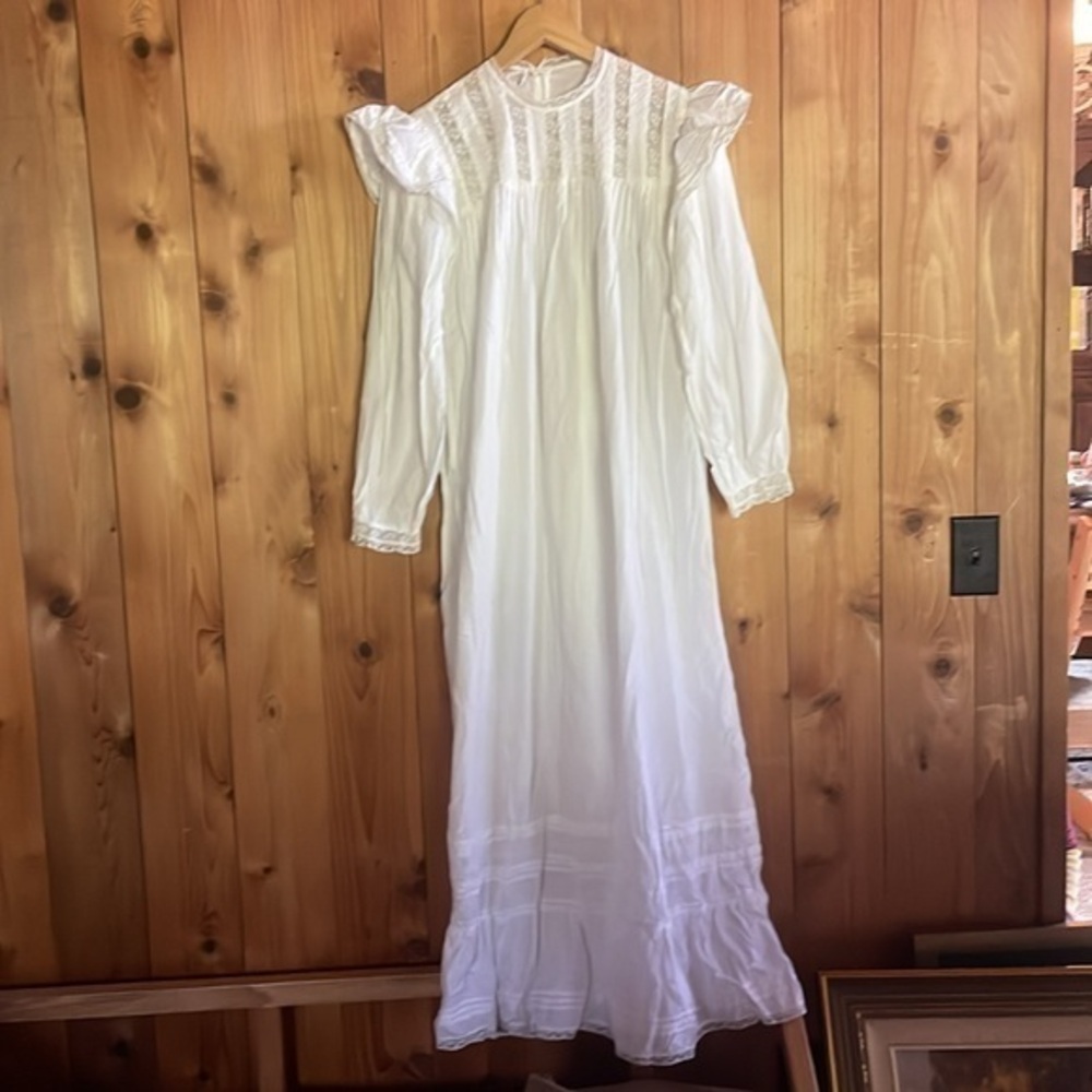 Saybury 70s Vintage Lace Embroidered Nightgown Victorian Prairie Cottagecore